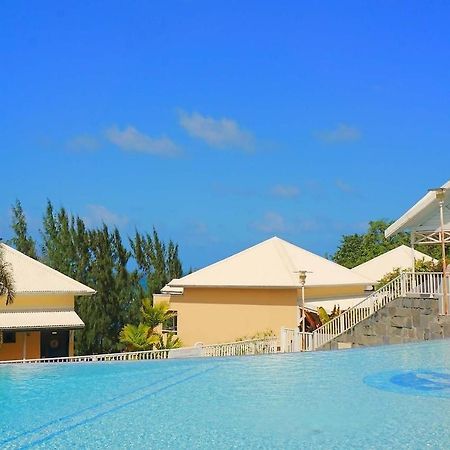 Studio Climatise Dans Residence Avec Piscine, A Proximite De La Mer La Trinité Dış mekan fotoğraf
