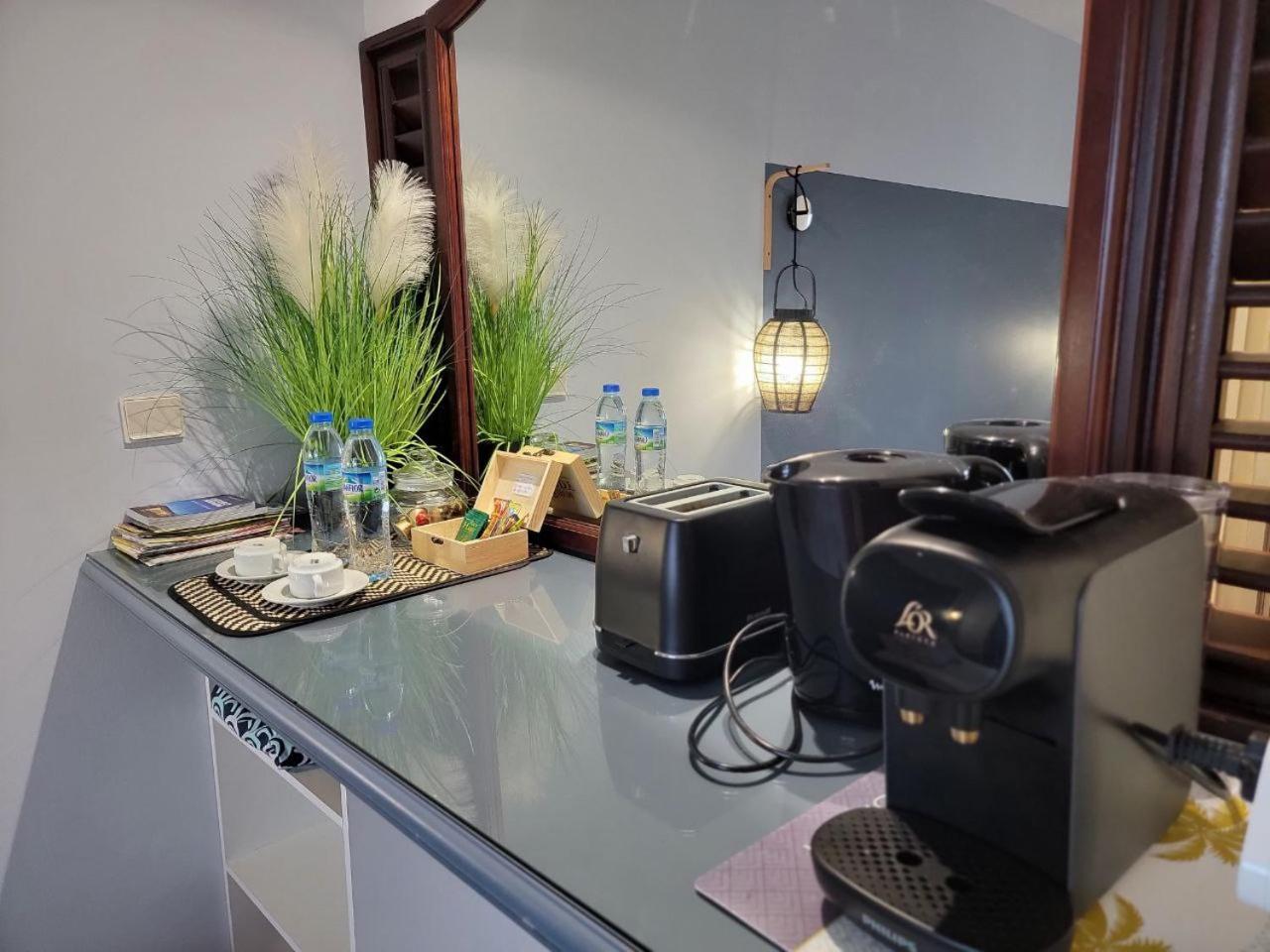 Studio Climatise Dans Residence Avec Piscine, A Proximite De La Mer La Trinité Dış mekan fotoğraf